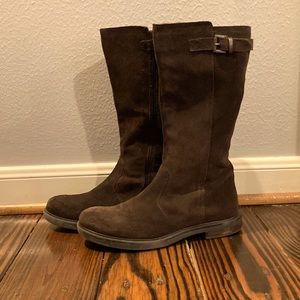 Cute brown boots